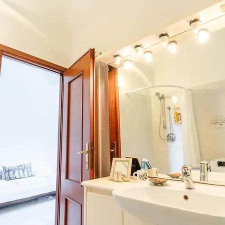 Апартаменты The Bridge-parking-wifi-2 Min From The Sea Рекко