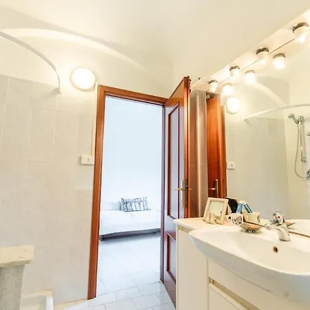 The Bridge-parking-wifi-2 Min From The Sea Apartament Recco