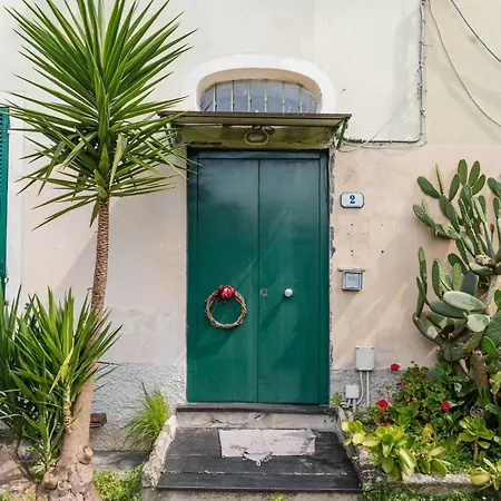 The Bridge-parking-wifi-2 Min From The Sea Apartament *